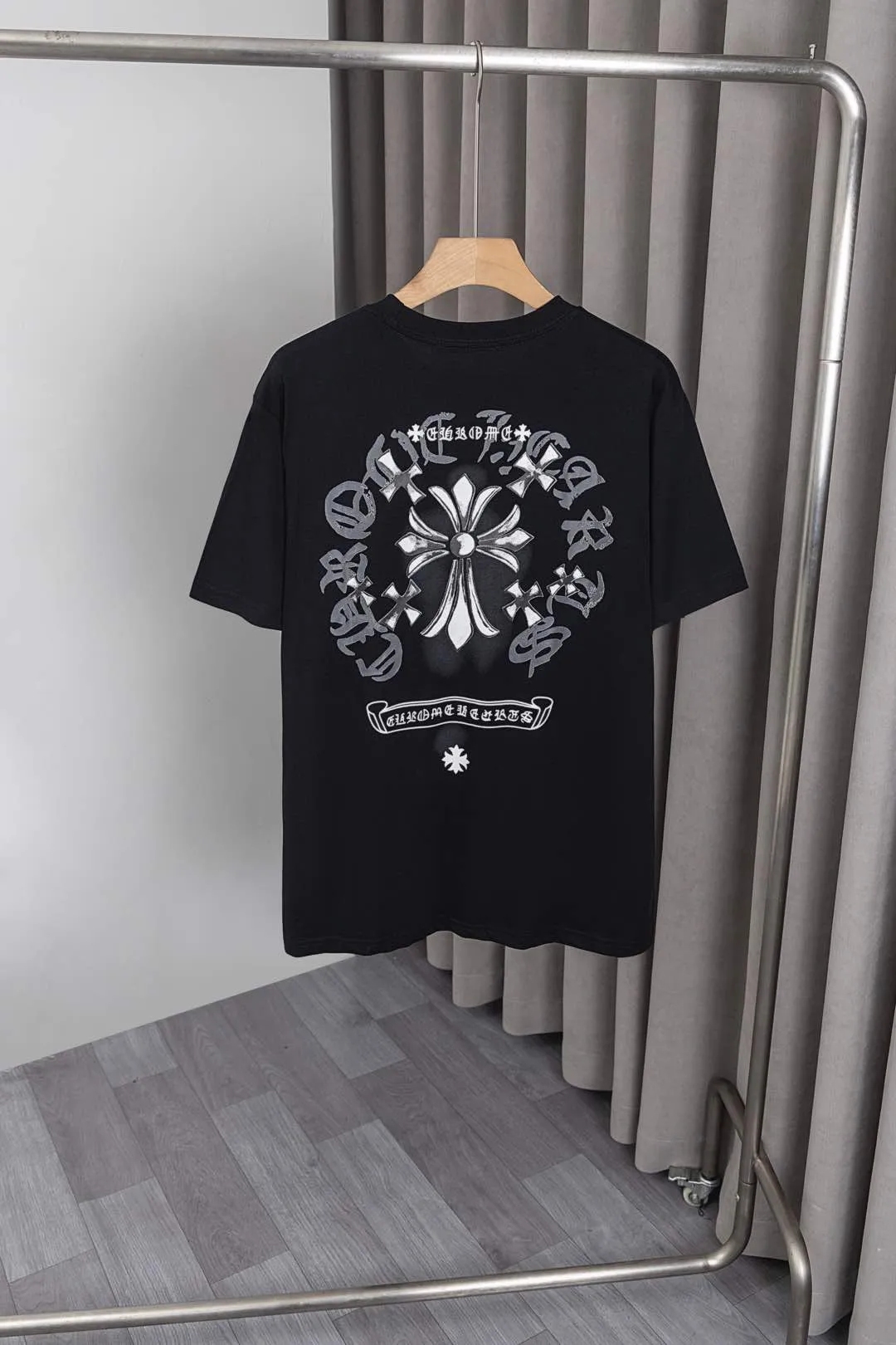 P130 X063 Chrome Hearts 25ss new T-sleeve! Made of 260g double yarn pure cotton fabric, front and back pattern + letter logo printing process, fashionable and versatile, same style for men and women. Color: black, white, size: M～3XL